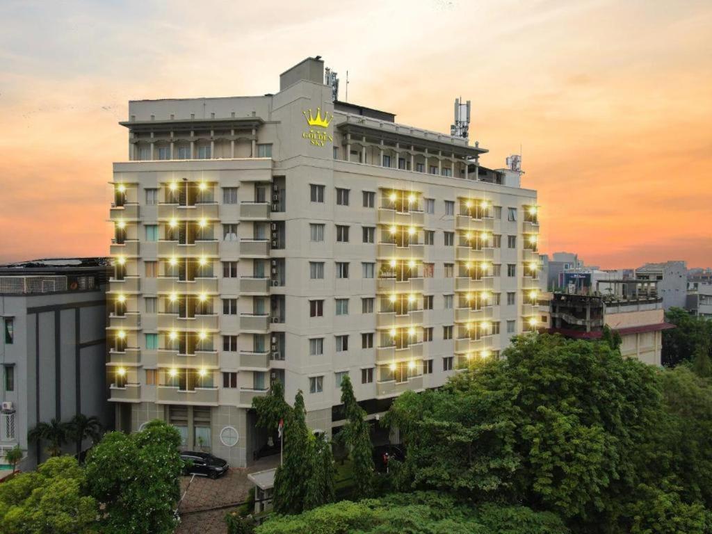Hotel Golden Sky Pluit Jacarta Exterior foto