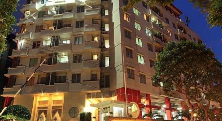 Hotel Golden Sky Pluit Jacarta Exterior foto