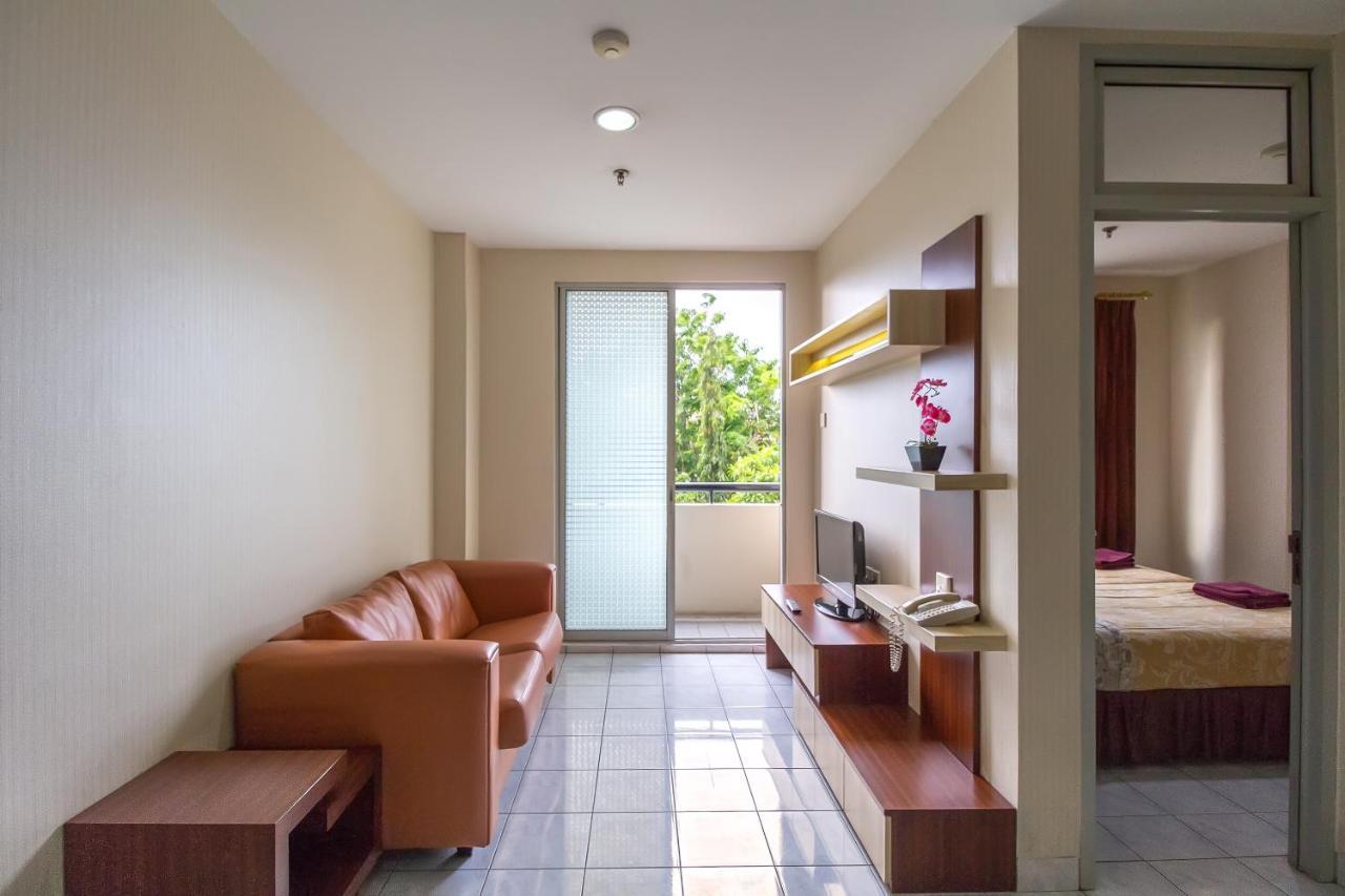 Hotel Golden Sky Pluit Jacarta Exterior foto
