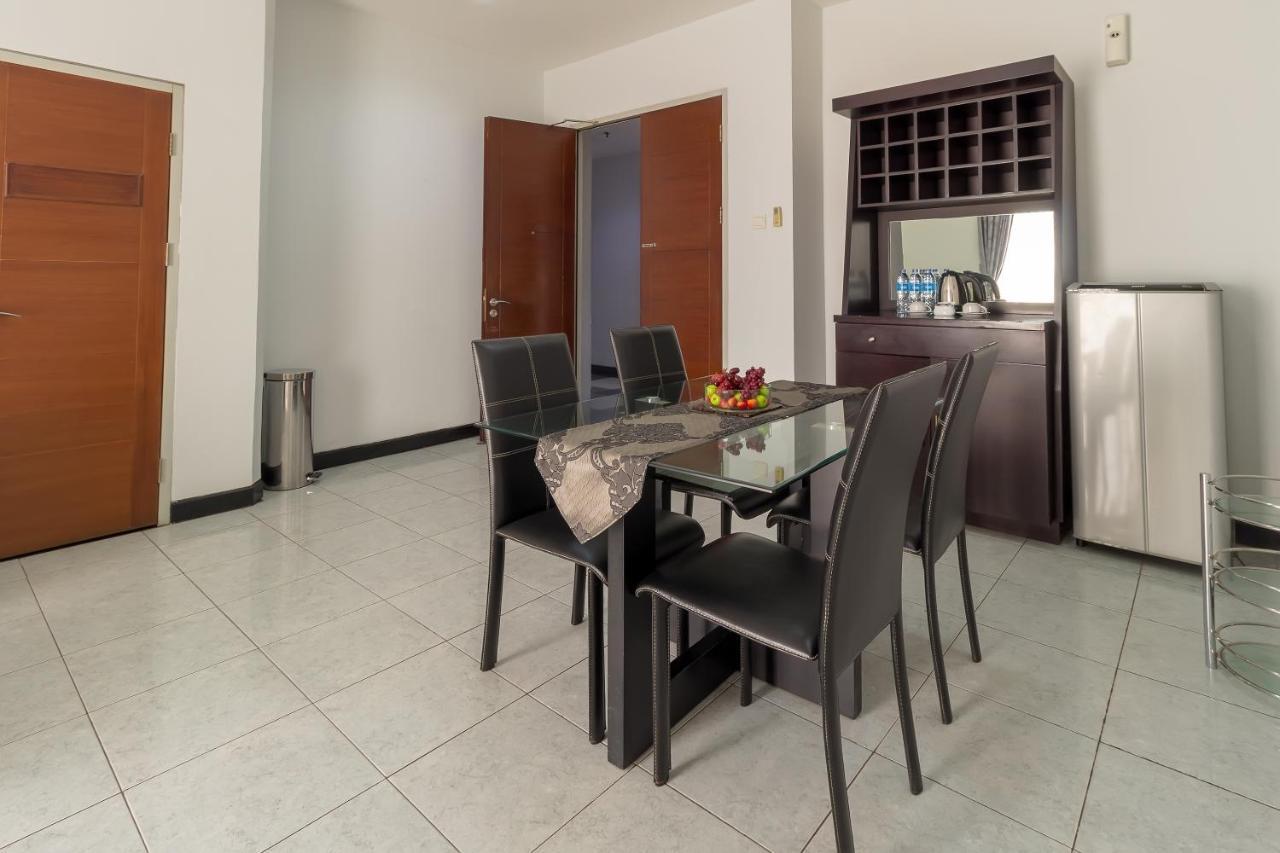 Hotel Golden Sky Pluit Jacarta Exterior foto